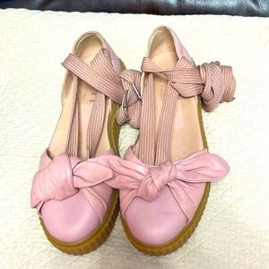 A rare find Adidas Puma FENTY Rihana (used. Pink in color. Size US 8.5.